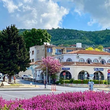 Sea Square Hotel Balchik Bagian luar foto