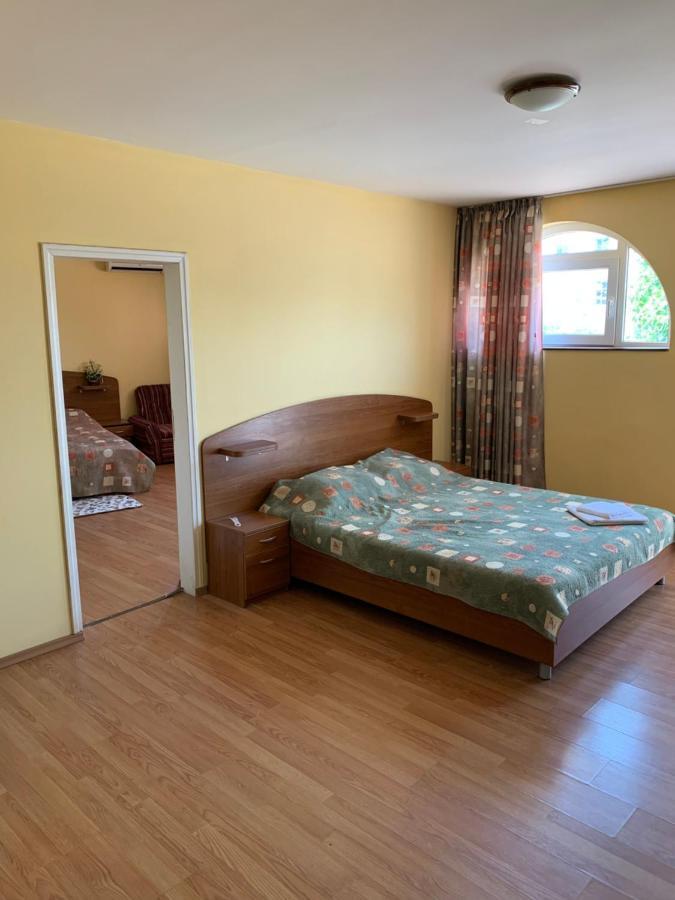 Sea Square Hotel Balchik Bagian luar foto