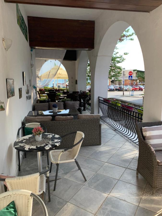 Sea Square Hotel Balchik Bagian luar foto