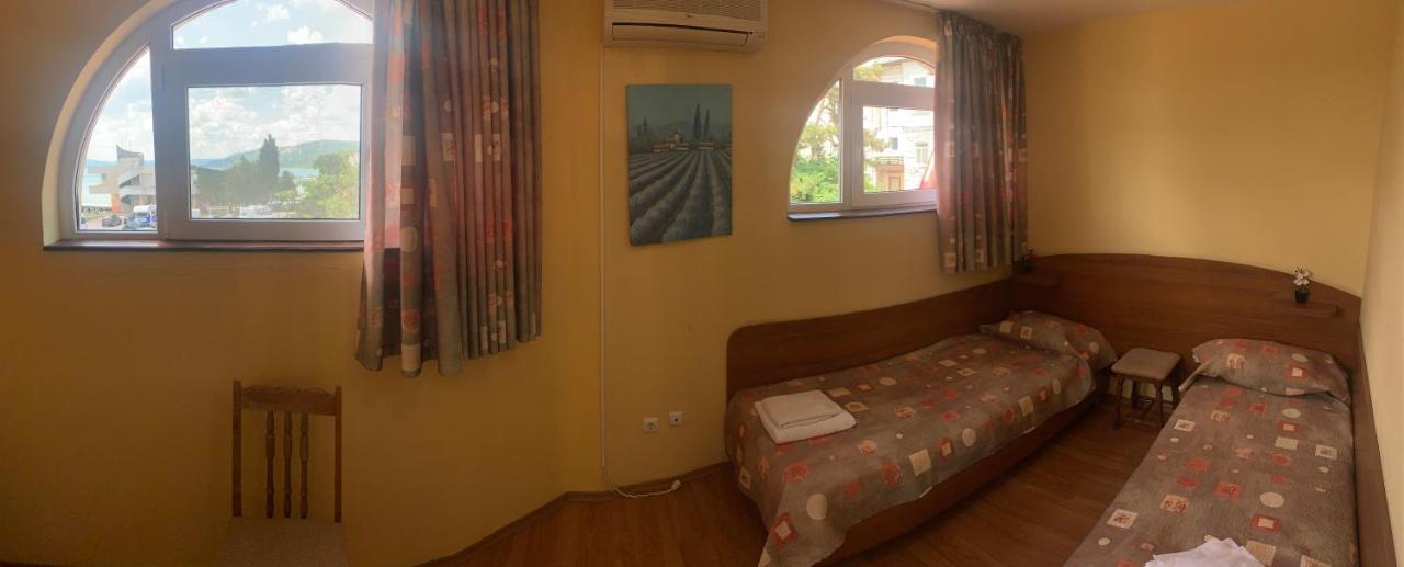 Sea Square Hotel Balchik Bagian luar foto